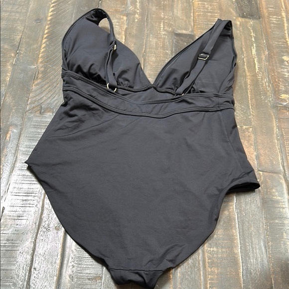 Knix Tamarindo VNeck OnePiece Bathing Suit - Picture 4 of 6